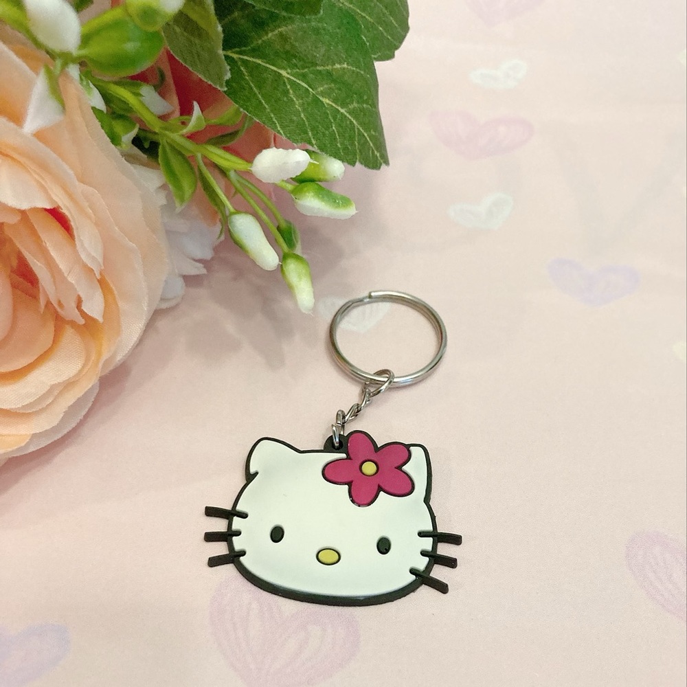 Hello kitty keychain White